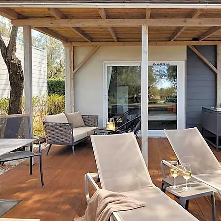 Boutique Mobile Homes Ulikarovinj (adults Only) 4* רוביני