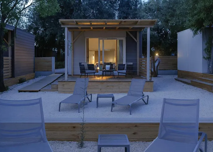 Boutique Mobile Homes Ulikarovinj (adults Only) 홀리데이파크 로비니