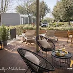 Boutique Mobile Homes Ulikarovinj (adults Only) منتزه العطل